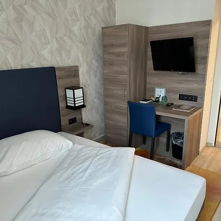 Hotel Spatz 2*